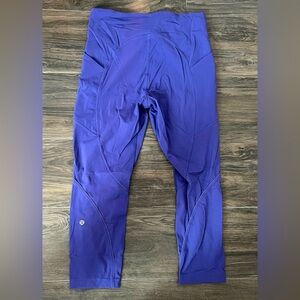 Lululemon cropped align leggings in purple, size 10
